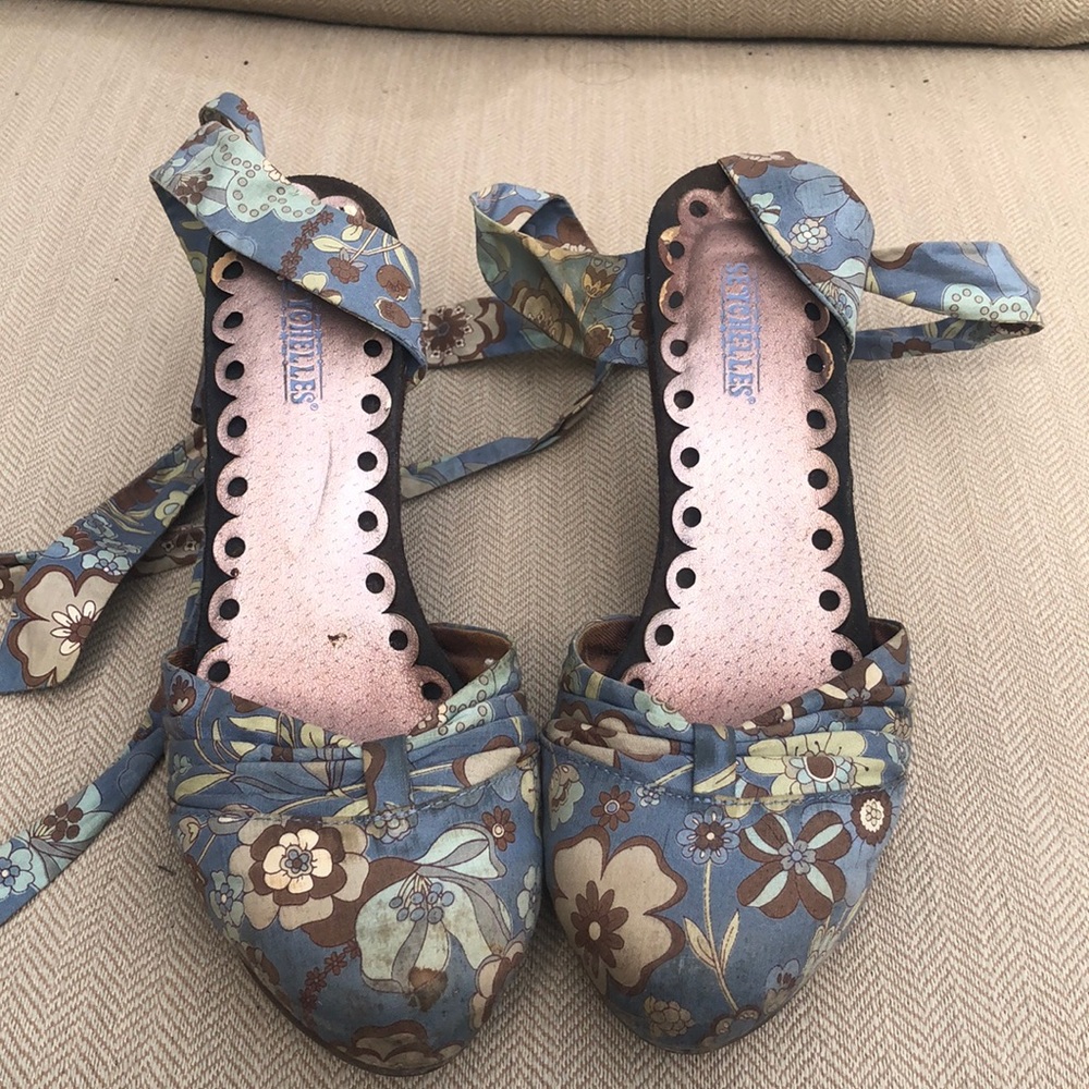 Clogs